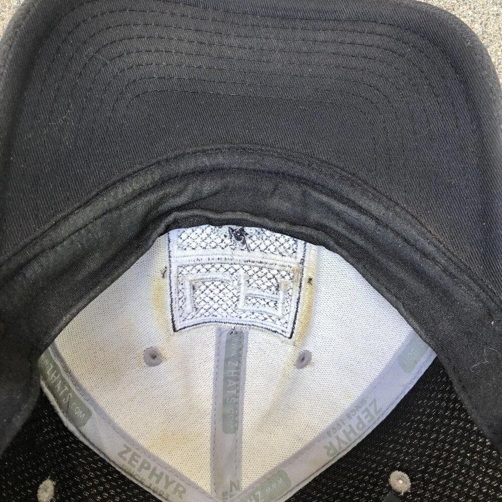 VTG ZEPHYR Los Angeles Kings Fitted Hat Men's XL Mesh Grey NHL Cap Black - Picture 4 of 5